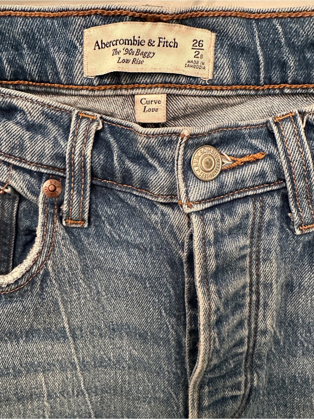 Abercrombie & Fitch 90’s Baggy Low-Rise Jeans